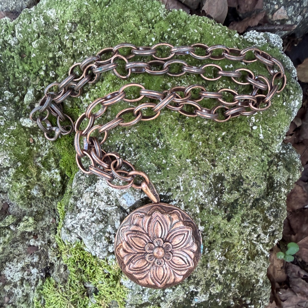 Vintage Copper Flower Locket Pendant Necklace patina 14” drop rare find